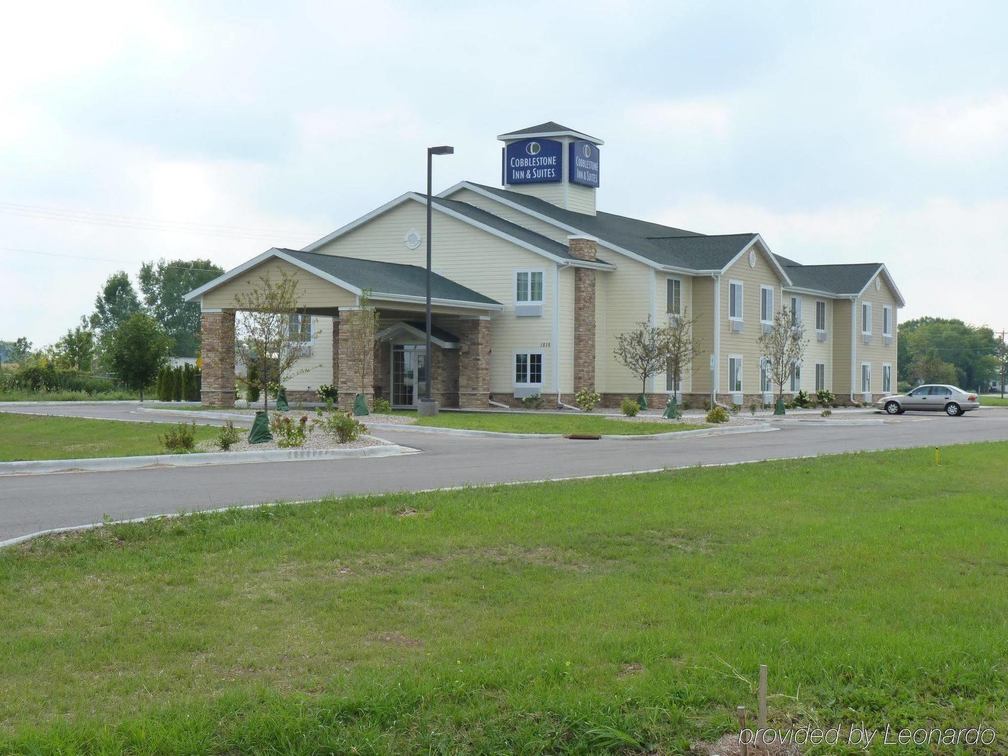Boarders Inn & Suites By Cobblestone Hotels - Oshkosh Ngoại thất bức ảnh