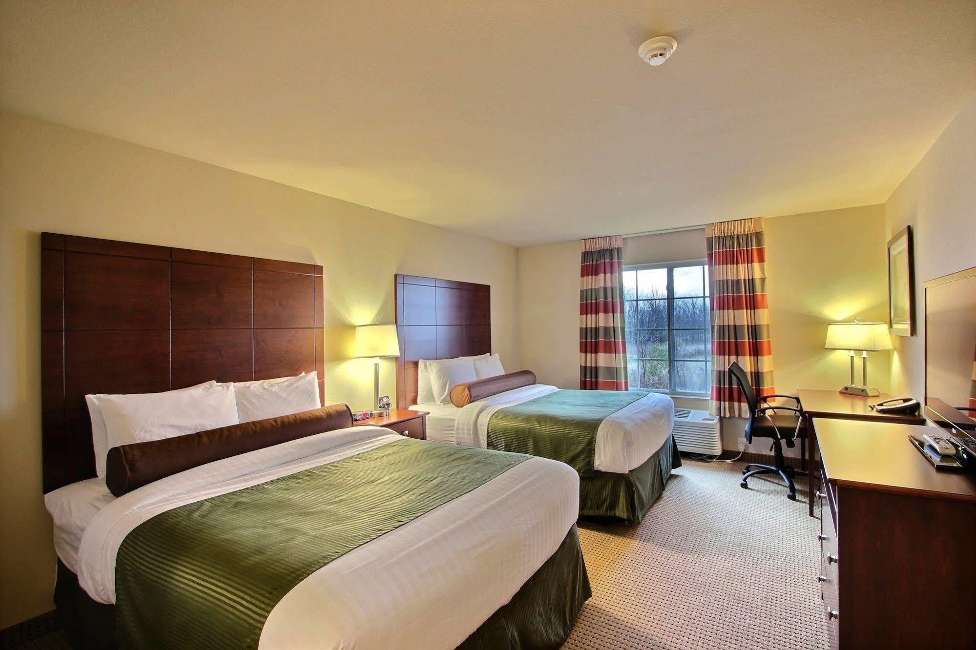 Boarders Inn & Suites By Cobblestone Hotels - Oshkosh Ngoại thất bức ảnh