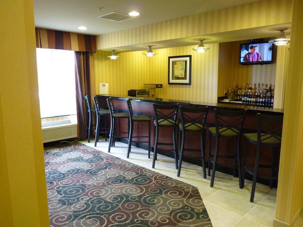 Boarders Inn & Suites By Cobblestone Hotels - Oshkosh Ngoại thất bức ảnh